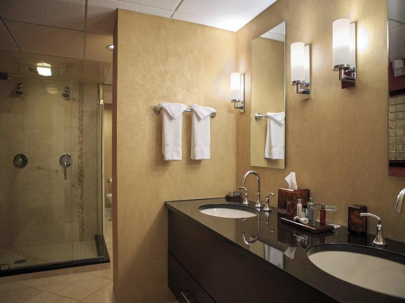 Marriott Cleveland Downtown at Key Tower image