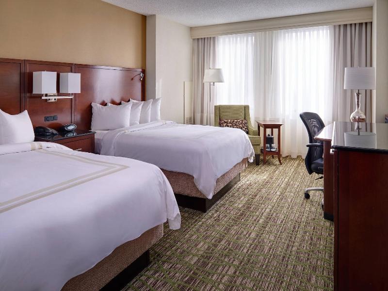 Marriott Cleveland Downtown at Key Tower image