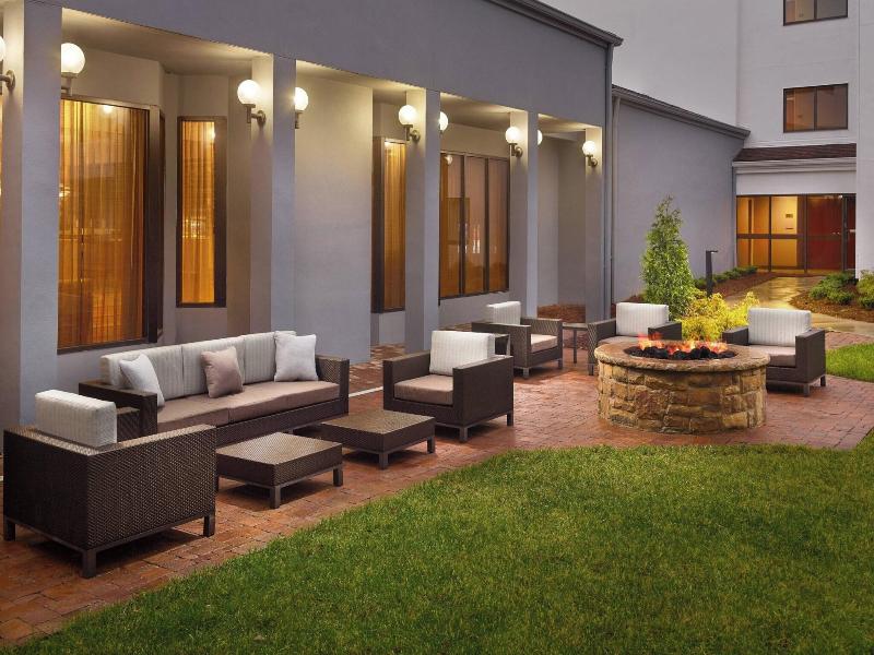 Courtyard Charlotte SouthPark image