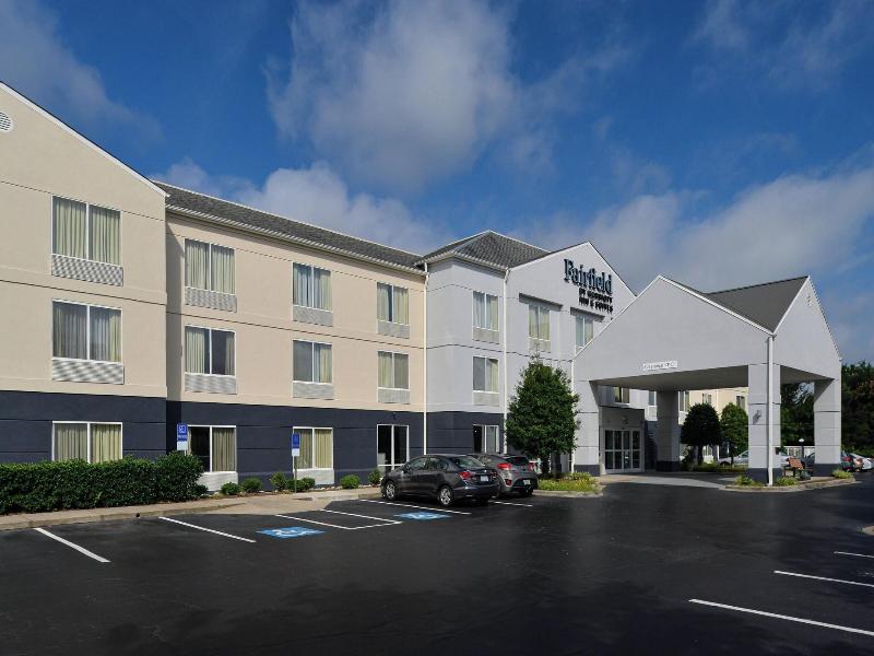 Fairfield Inn & Suites Charlotte Arrowood image