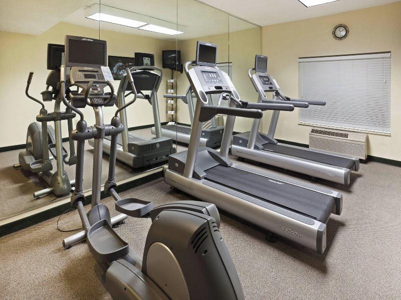 Fairfield Inn & Suites Charlotte Arrowood image