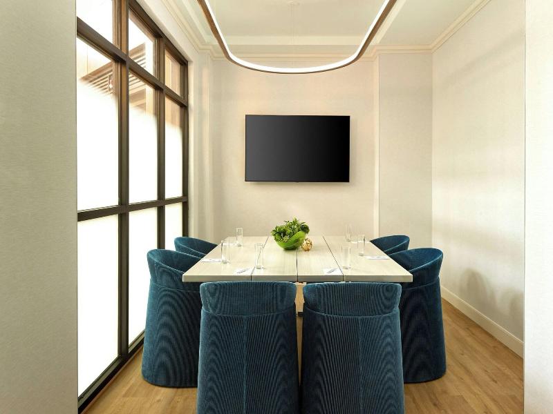Renaissance Charlotte SouthPark Hotel image