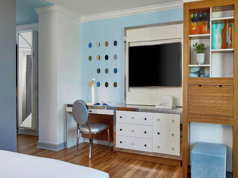 Renaissance Charlotte SouthPark Hotel image