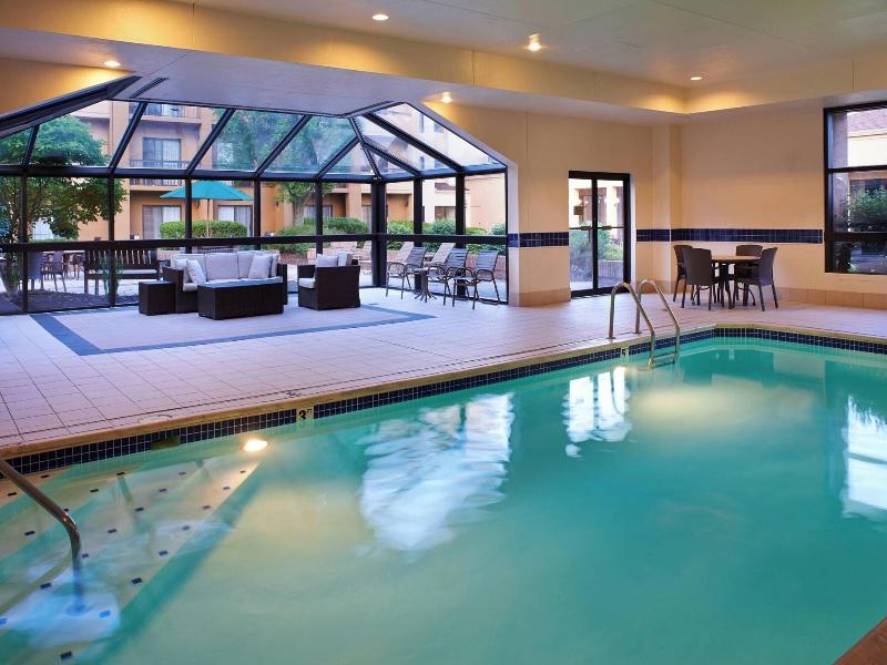 Courtyard Columbus Worthington image