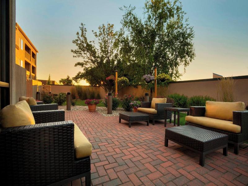 Courtyard Champaign
