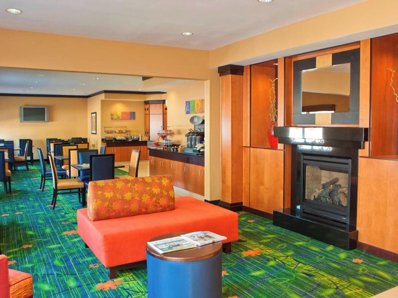 Fairfield Inn & Suites Champaign