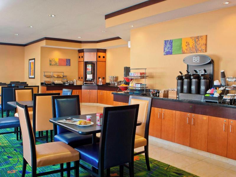 Fairfield Inn & Suites Champaign