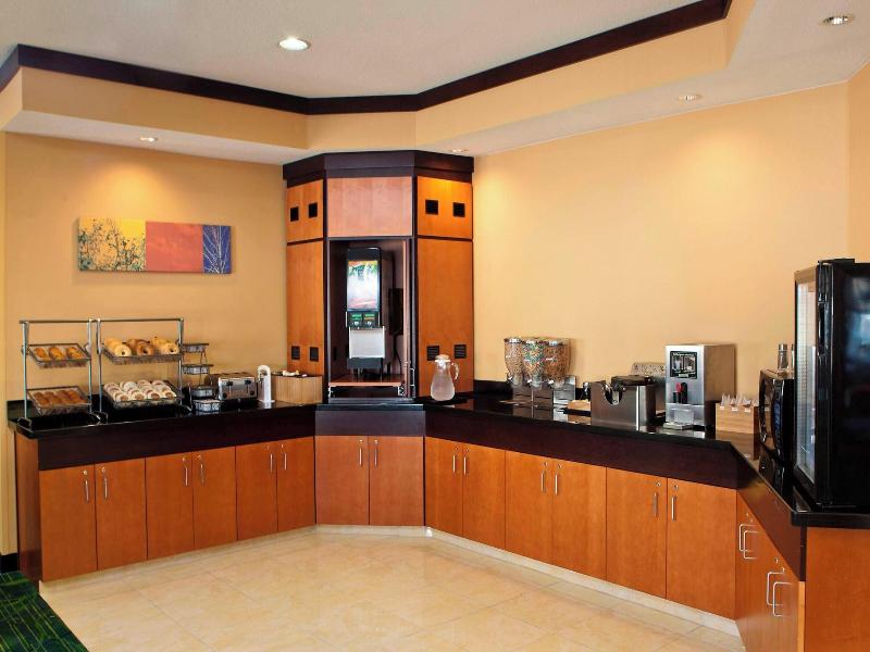 Fairfield Inn & Suites Champaign