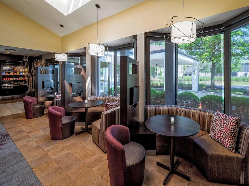 Courtyard Cincinnati Blue Ash image