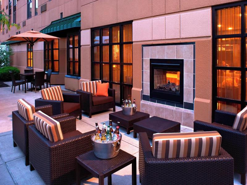 Courtyard Cincinnati Covington image