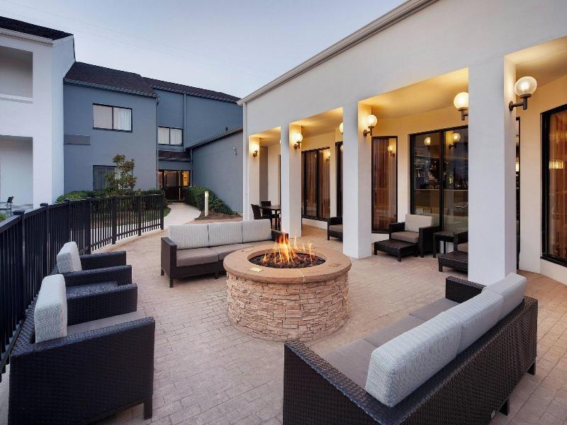 Courtyard Dallas Addison/Midway image