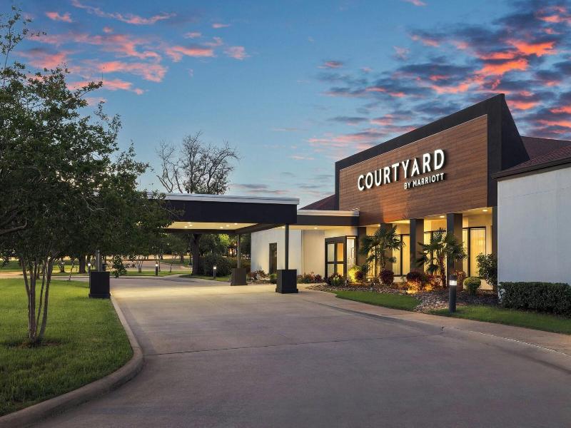 Courtyard Dallas-Fort Worth/Bedford image