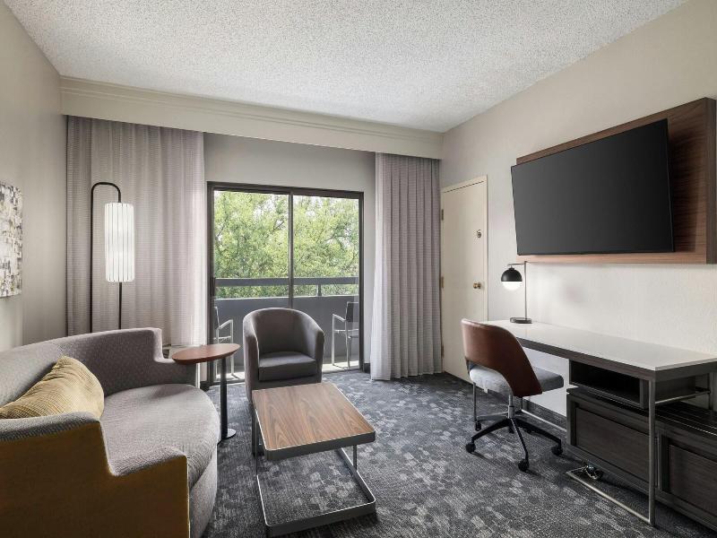Courtyard Dallas-Fort Worth/Bedford image