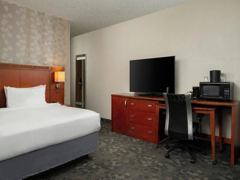 Courtyard Dallas-Fort Worth/Bedford image