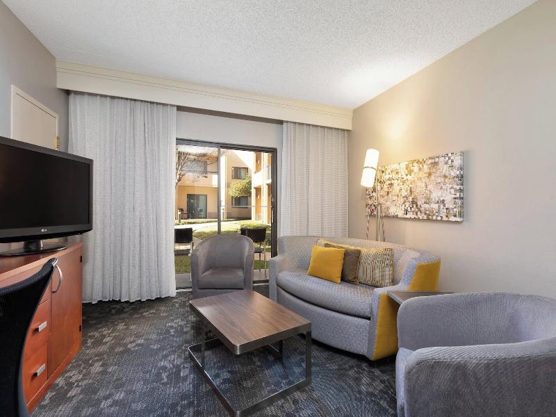 Courtyard Dallas-Fort Worth/Bedford image