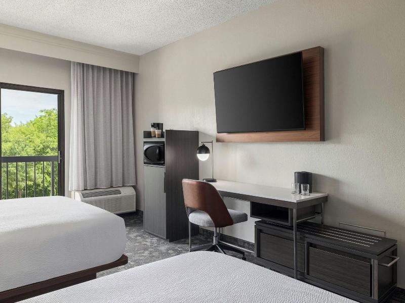Courtyard Dallas-Fort Worth/Bedford image
