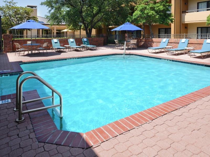 Courtyard Dallas Las Colinas image