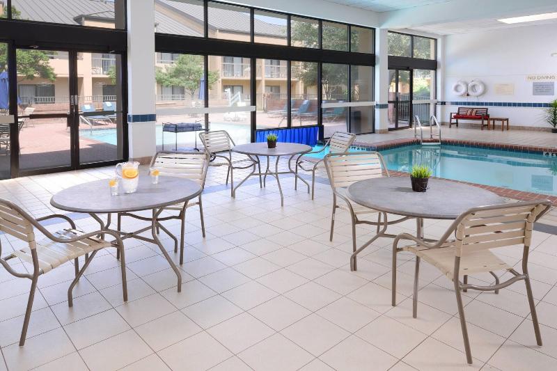 Courtyard Dallas Las Colinas image