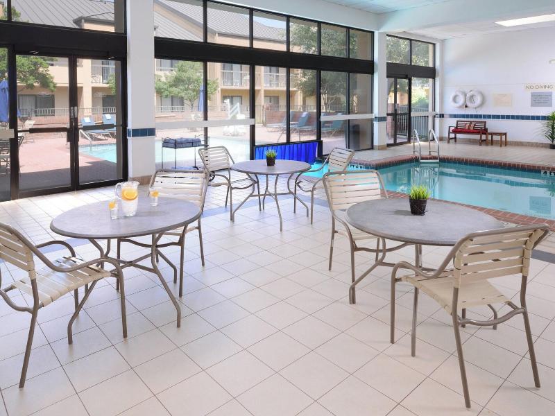 Courtyard Dallas Las Colinas image