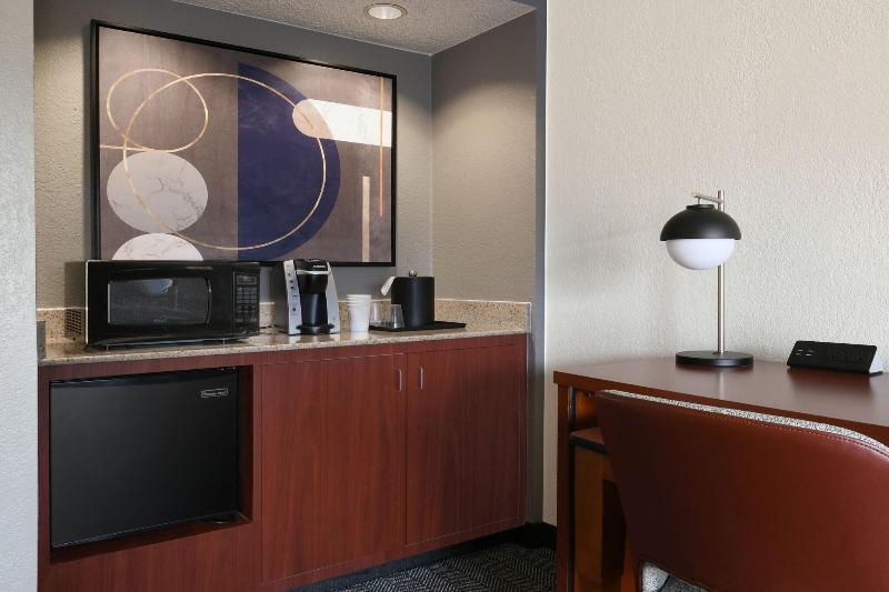 Courtyard Dallas Las Colinas image