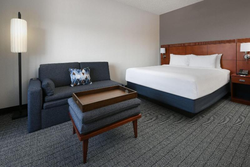 Courtyard Dallas Las Colinas image