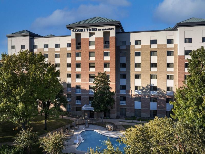 Courtyard Dallas Addison/Quorum Drive image