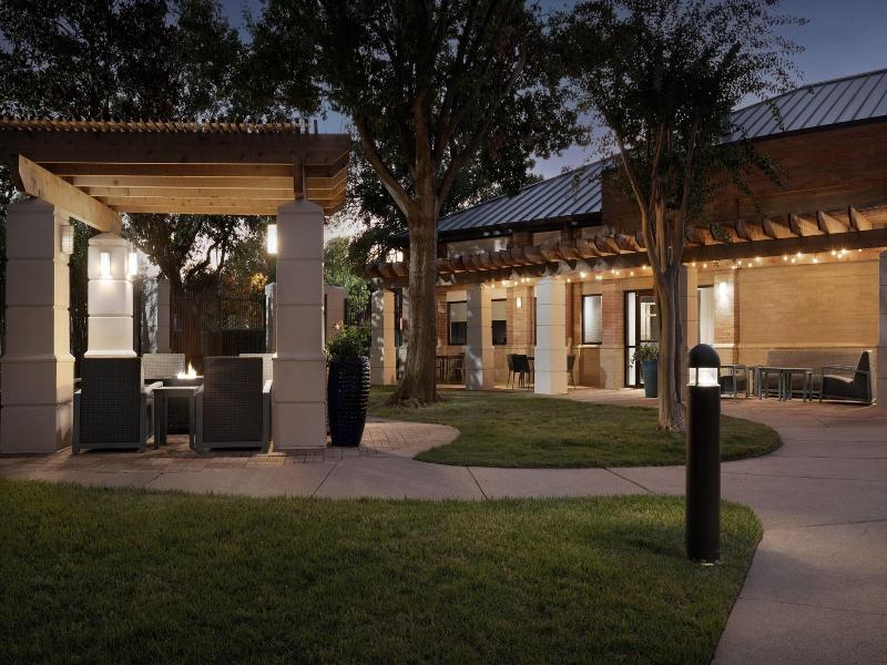 Courtyard Dallas Addison/Quorum Drive image