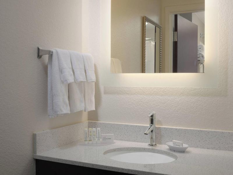 SpringHill Suites Dallas Addison/Quorum Drive image