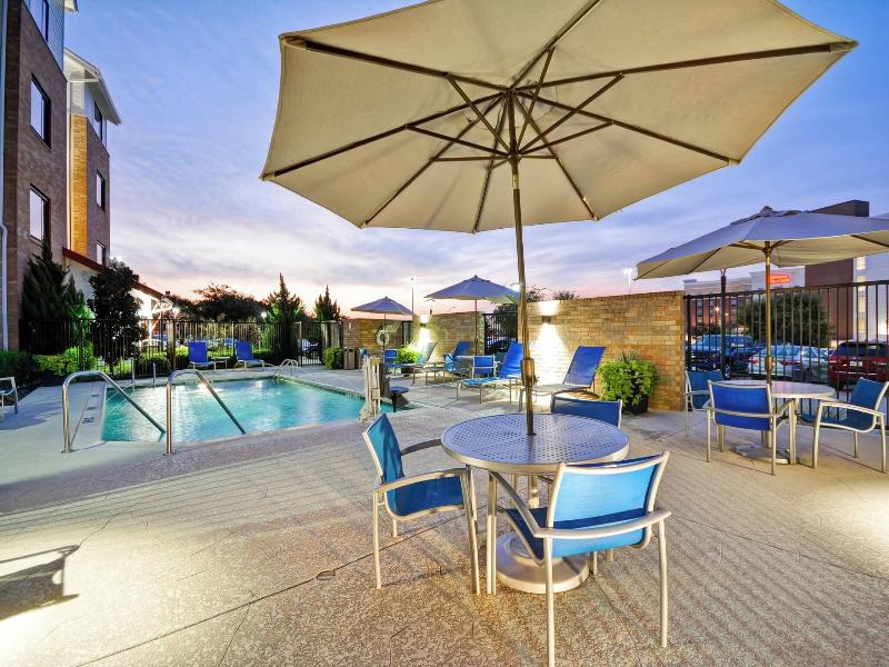 TownePlace Suites Dallas Lewisville image