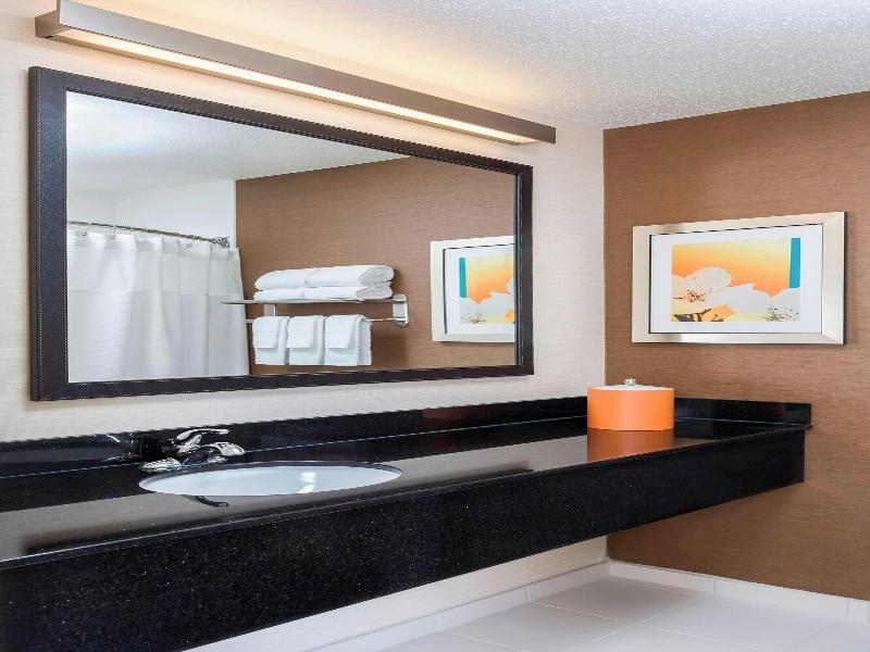 Fairfield Inn & Suites Springfield image