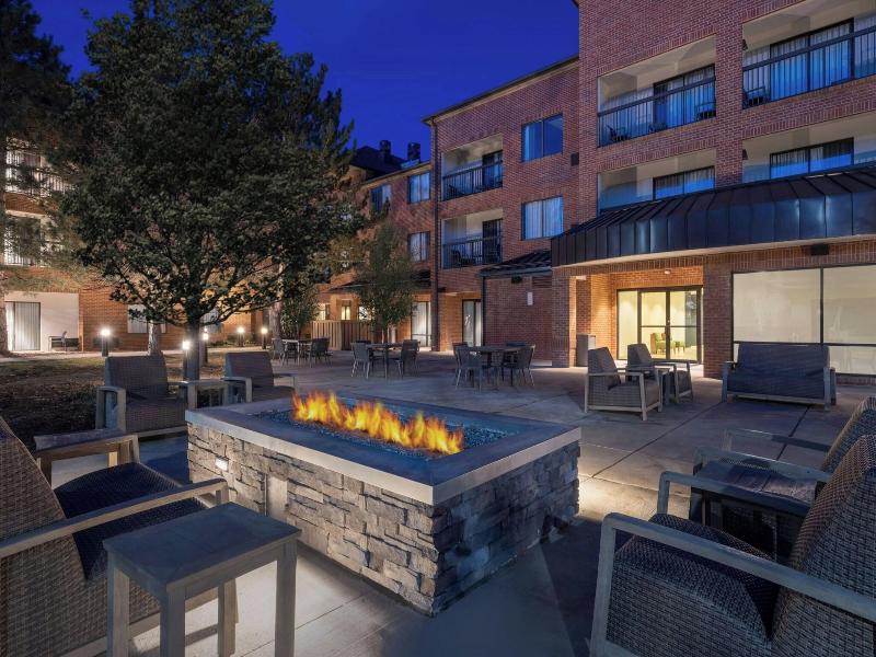 Courtyard Boulder Broomfield image