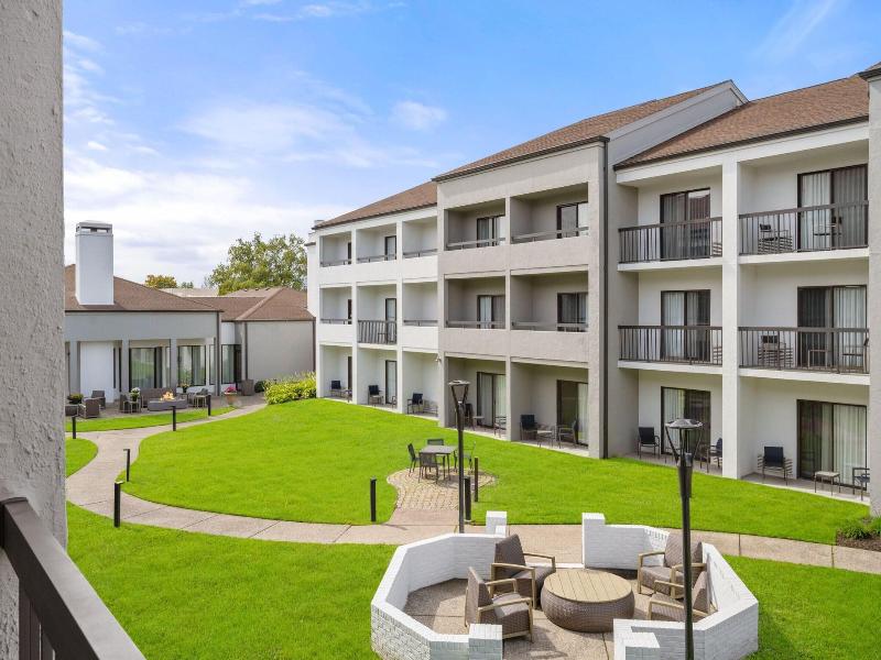 Courtyard Detroit Livonia image