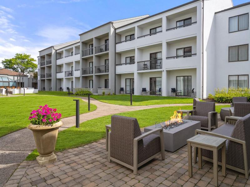 Courtyard Detroit Livonia image
