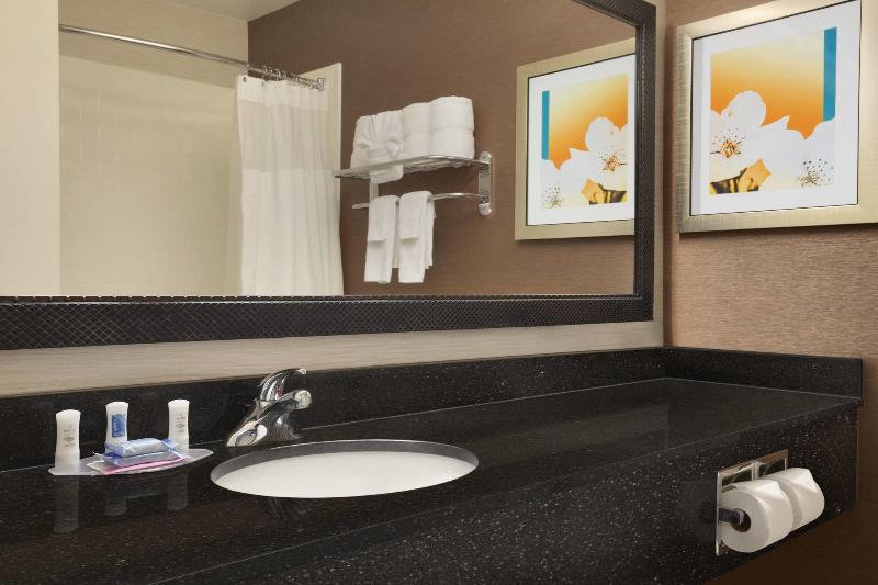 Fairfield Inn & Suites Fort Worth University Drive image