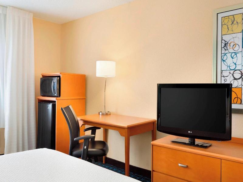 Fairfield Inn & Suites Fort Worth University Drive image