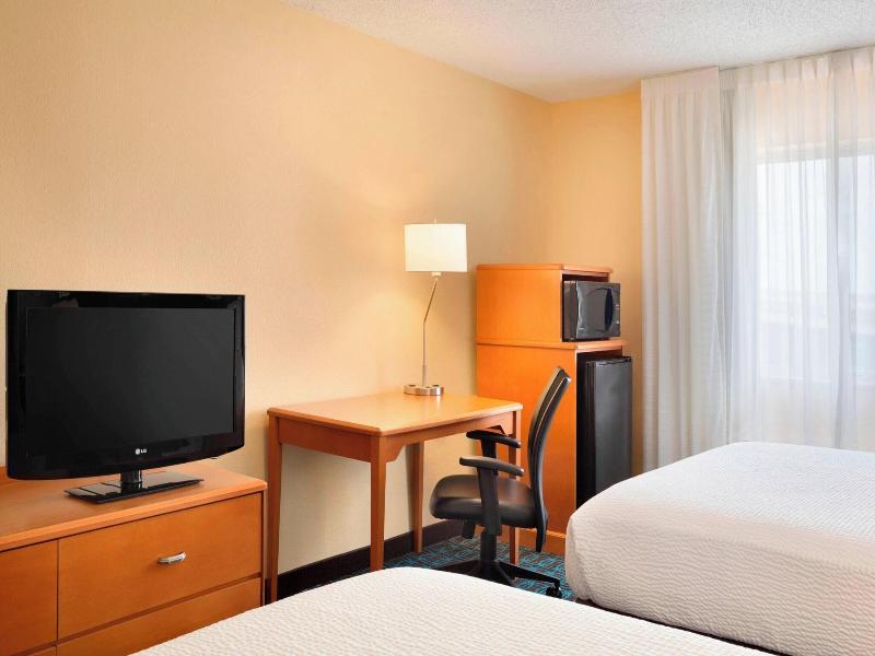 Fairfield Inn & Suites Fort Worth University Drive image