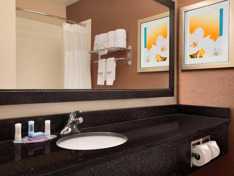 Fairfield Inn & Suites Fort Worth University Drive image