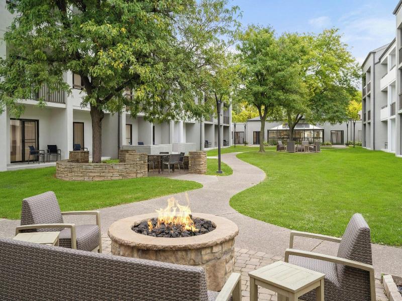 Courtyard Detroit Metro Airport Romulus image