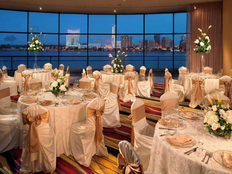 Detroit Marriott at the Renaissance Center image