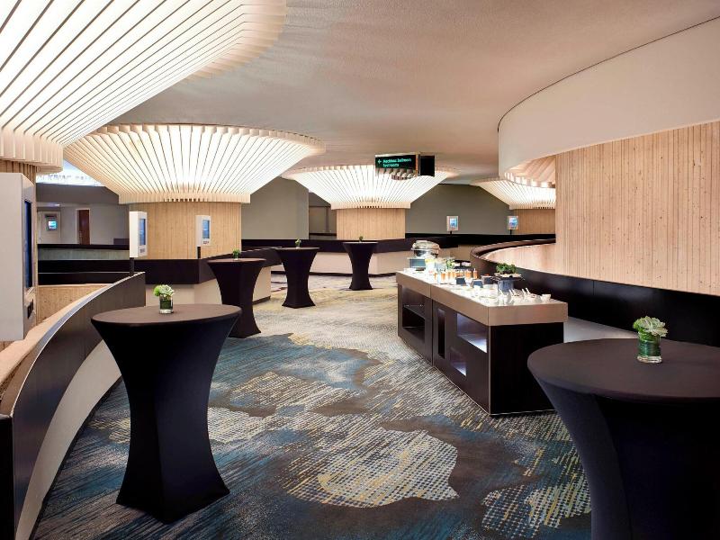 Detroit Marriott at the Renaissance Center image