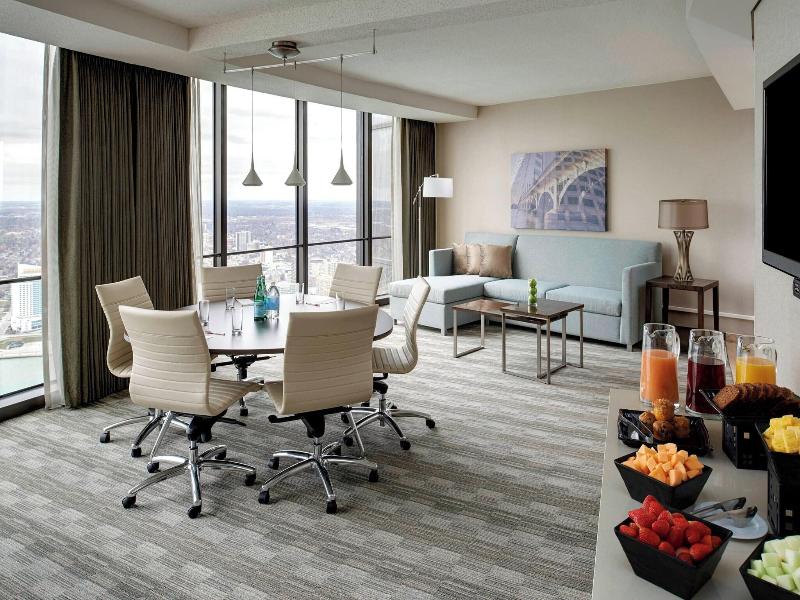 Detroit Marriott at the Renaissance Center image
