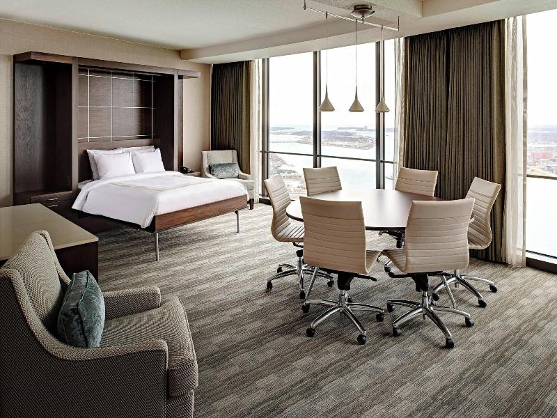 Detroit Marriott at the Renaissance Center image