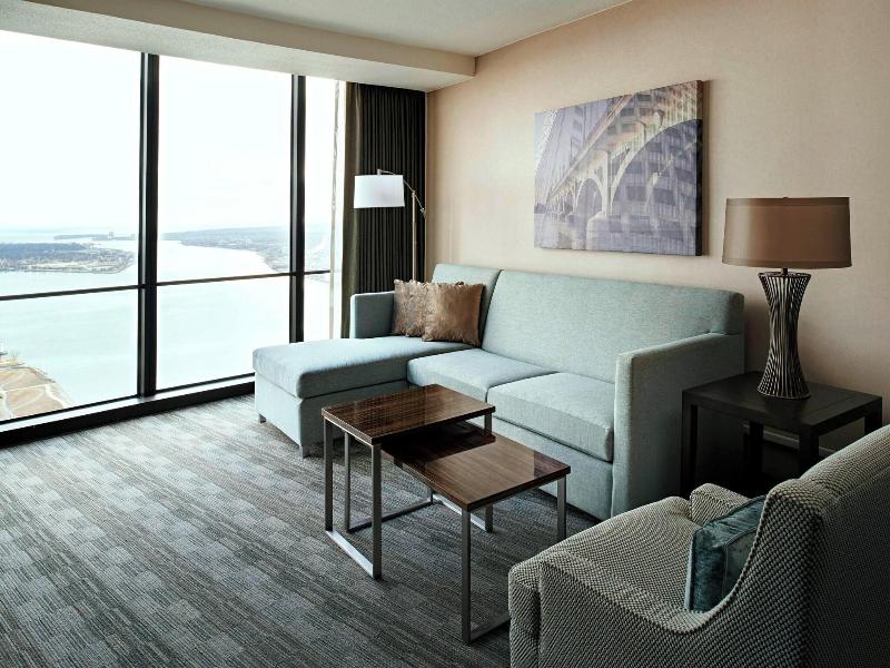 Detroit Marriott at the Renaissance Center image