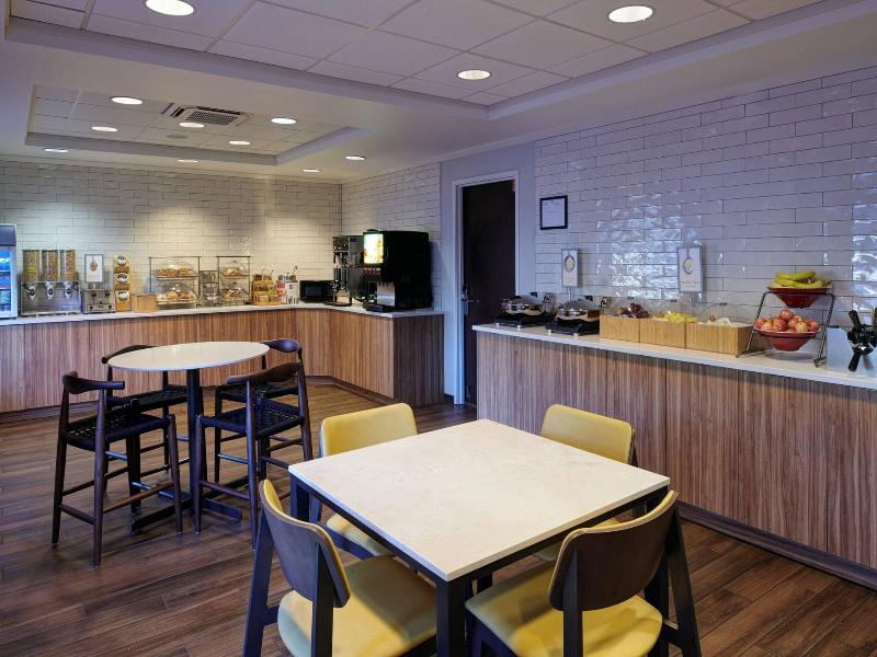 Fairfield Inn & Suites Detroit Livonia image
