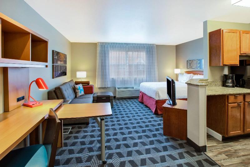 Hotel TownePlace Suites Detroit Dearborn