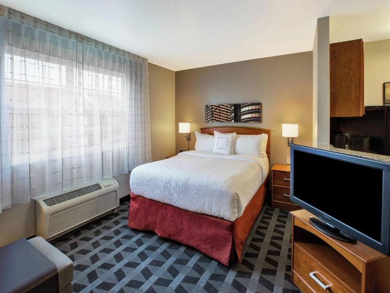 TownePlace Suites Detroit Livonia image