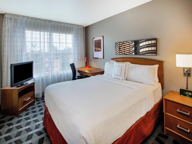 TownePlace Suites Detroit Livonia image