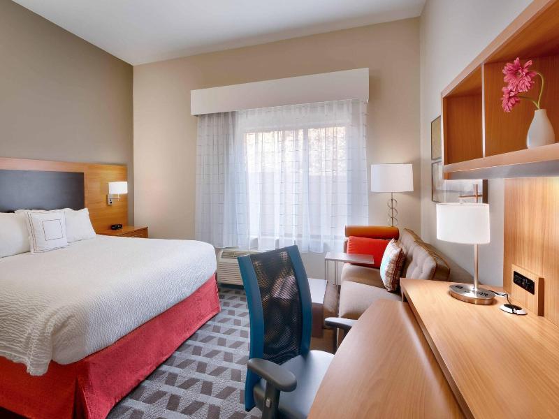 TownePlace Suites Elko image