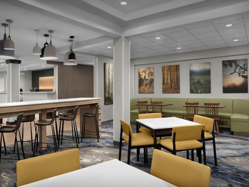 Fairfield Inn & Suites Emporia I-95 image 6
