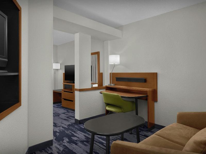 Fairfield Inn & Suites Emporia I-95 image